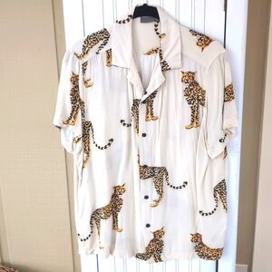 EUC Men's Cheetah Vacation Shirt